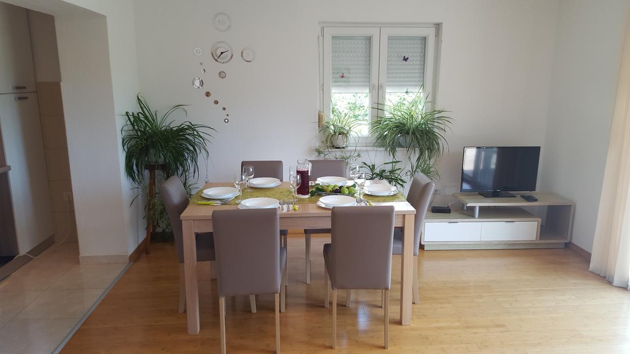 Apartment Boba 锡尼 外观 照片